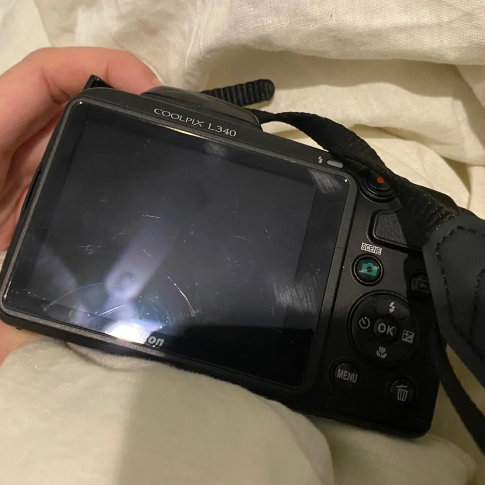 Black Nikon Coolpix L340